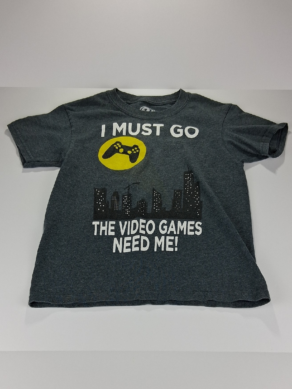 Boys Graphic Gamer Tee Shirt Size Medium (8) Dark Gray With Center Gamer Logo